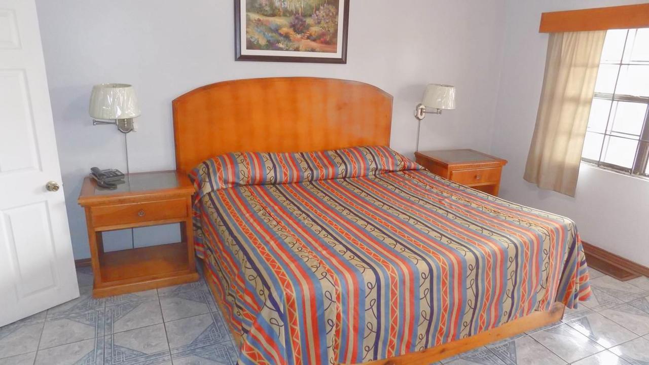 Hotel Del Camino Cuauhtémoc 外观 照片