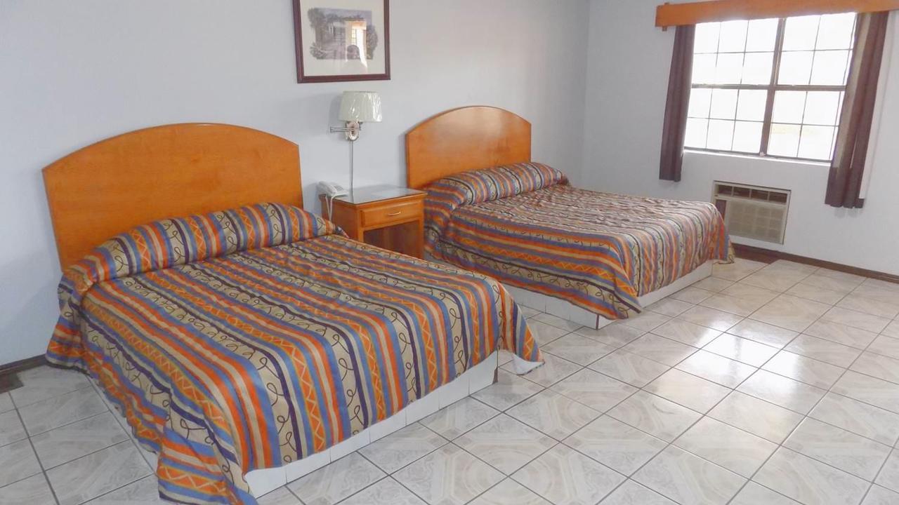 Hotel Del Camino Cuauhtémoc 外观 照片
