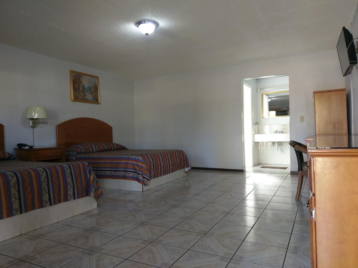 Hotel Del Camino Cuauhtémoc 外观 照片