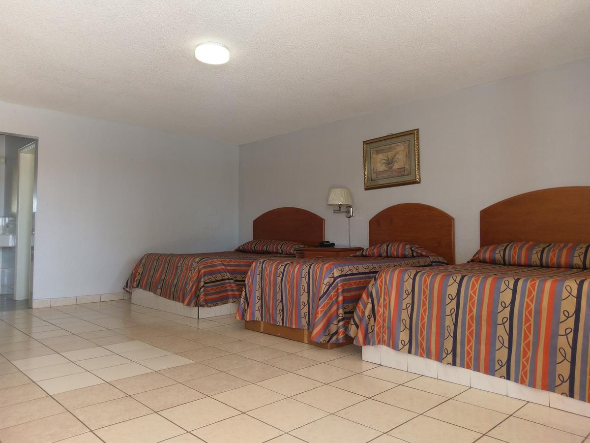Hotel Del Camino Cuauhtémoc 外观 照片