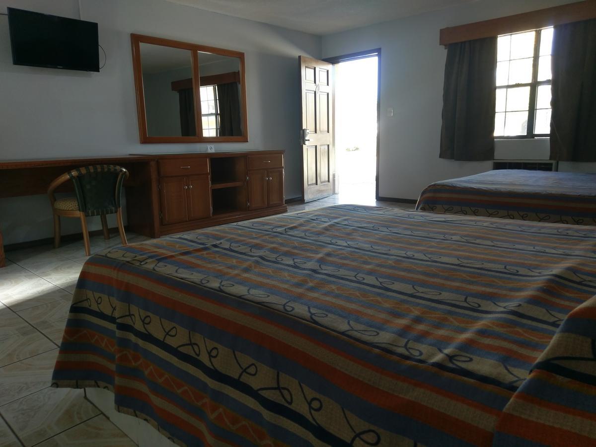 Hotel Del Camino Cuauhtémoc 外观 照片