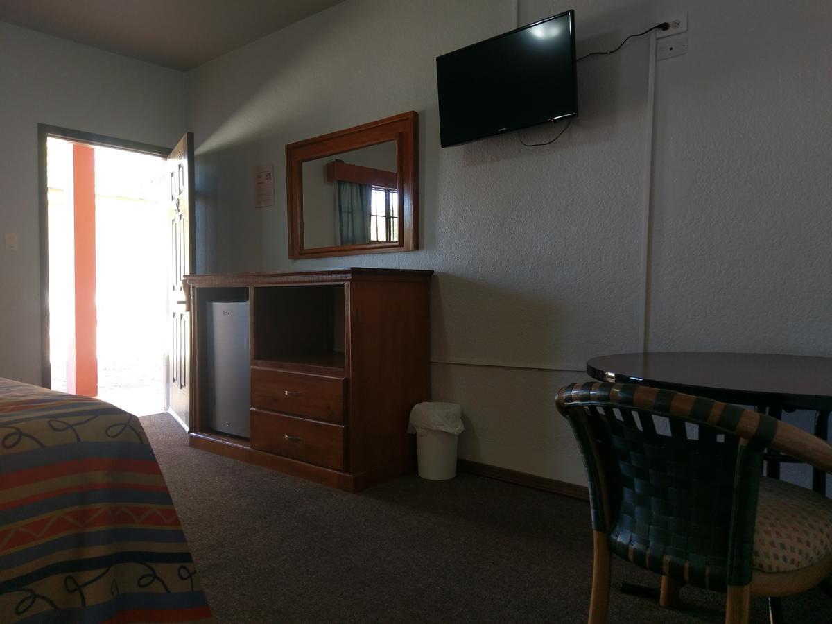 Hotel Del Camino Cuauhtémoc 外观 照片